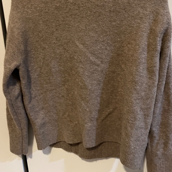 UNIQLO Brown Knit Sweater | Size S | Cozy Soft Pullover - Picture 3 of 7